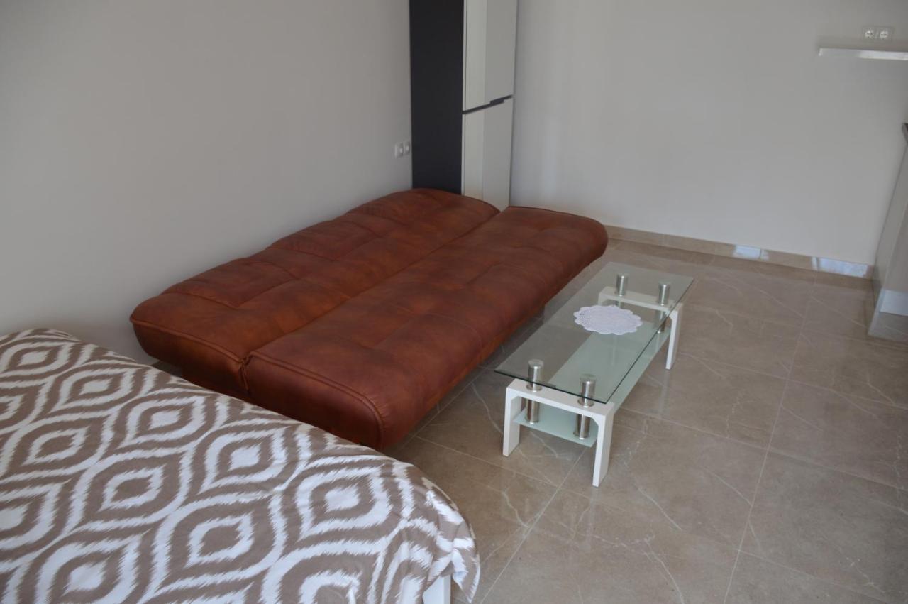 Studio Apartman Kata 普维克瑟普瑞内 外观 照片